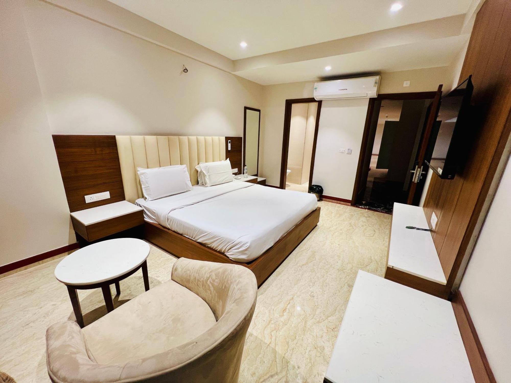 Hotel Bhoomivilas آغْرا المظهر الخارجي الصورة